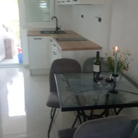 By Anka Okrug Gornji Apartment